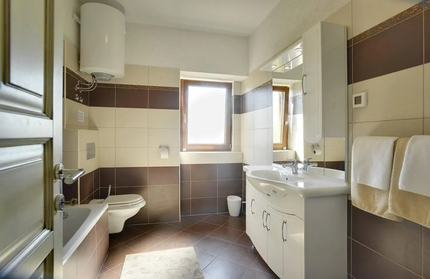 Feriehus Family Friendly House With A Swimming Pool Dolenja Vas, Central Istria - Sredisnja Istra - 24521