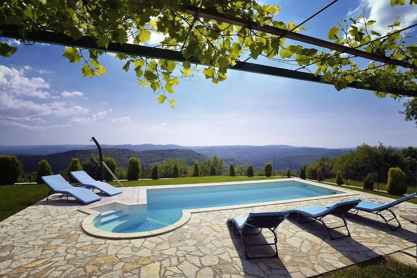 Family Friendly House With A Swimming Pool Dolenja Vas, Central Istria - Sredisnja Istra - 24521 Feriehus